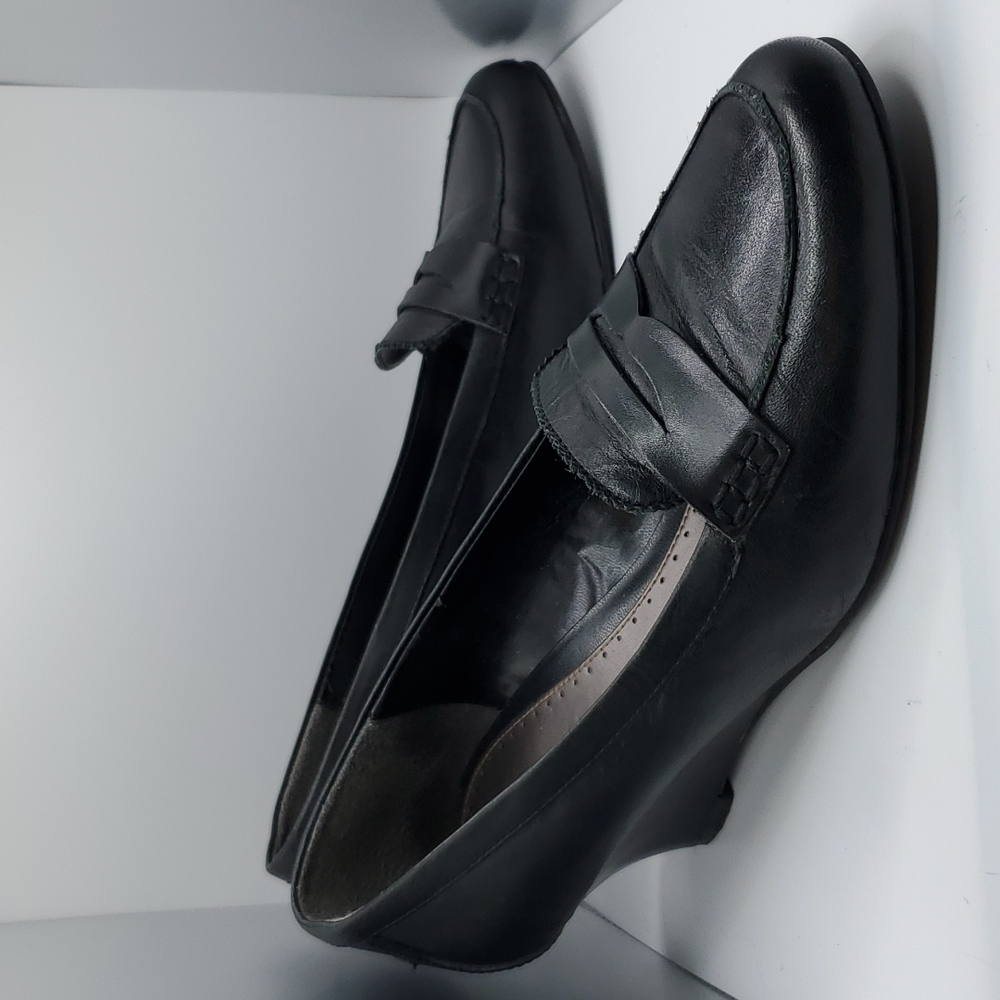 Naturalizer womens leather penny loafer slip on small wedge 10 wide black